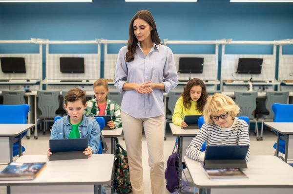 Can Teachers Succeed Without Tech Today?